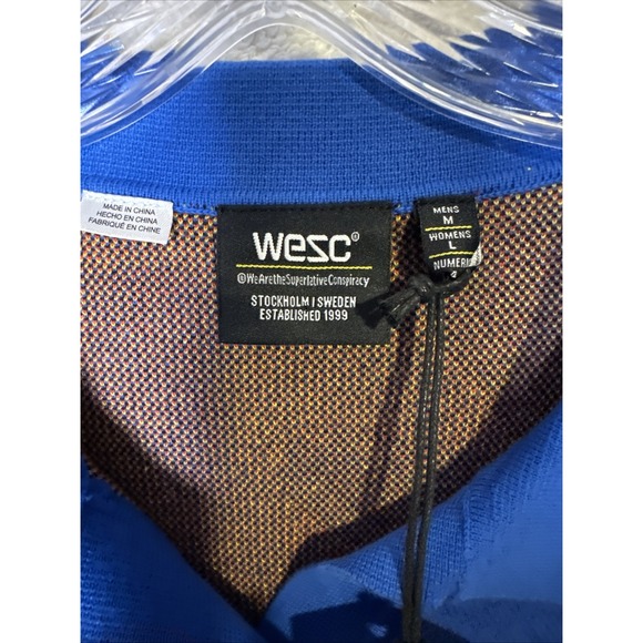 WESC Unisex Polo Sweater Size MM-WL Blue with Large Red Flowers Streetwear - Picture 4 of 10